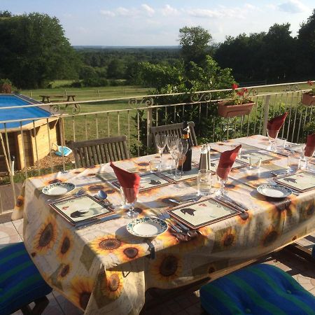 Les Petits Chenes Bed & Breakfast La Pellerine  Luaran gambar