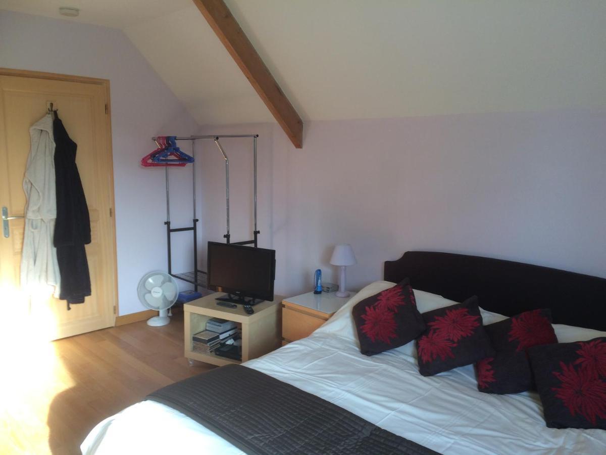 Les Petits Chenes Bed & Breakfast La Pellerine  Luaran gambar