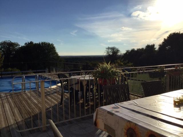 Les Petits Chenes Bed & Breakfast La Pellerine  Luaran gambar