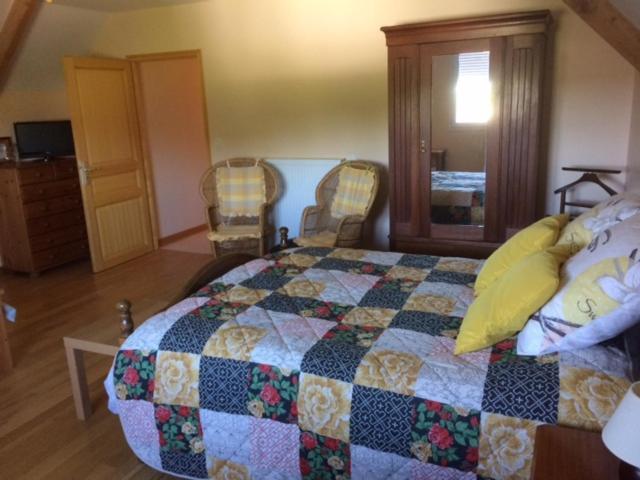 Les Petits Chenes Bed & Breakfast La Pellerine  Luaran gambar